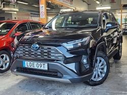 Svart Begagnad 2021 Toyota RAV4 Hybrid SUV | 280 000 kr (Marknadspris)