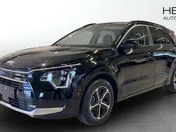 Svart (black) Ny 2024 Kia Niro Advance SUV | 392 666 kr