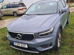 Grå Begagnad 2020 Volvo XC40 Momentum SUV | 260 000 kr (Marknadspris)