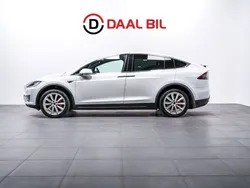 Vit Begagnad 2019 Tesla Model X Performance SUV | 539 700 kr (Bra pris)