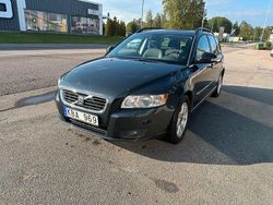 Grå Begagnad 2009 Volvo V50 Momentum Kombi | 25 900 kr (Marknadspris)