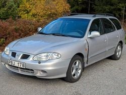 Grå Begagnad 2000 Hyundai Elantra Kombi | 10 000 kr