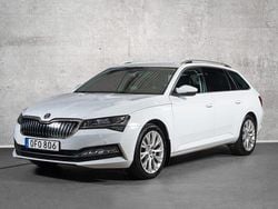 Vit Begagnad 2023 Skoda Superb Business Line Kombi | 319 000 kr (Bra pris)