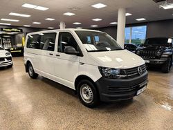Vit Begagnad 2017 VW Caravelle Trendline Minibuss | 269 900 kr (Marknadspris)