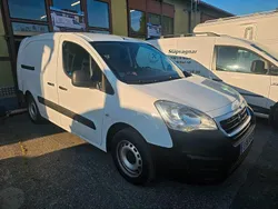 Vit Begagnad 2016 Peugeot Partner Minibuss | 113 000 kr (Marknadspris)