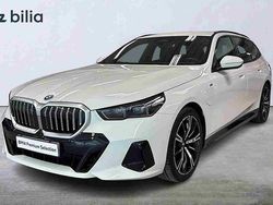 Vit Begagnad 2025 BMW 530e Kombi | 609 900 kr