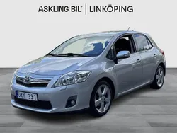 Silver Begagnad 2011 Toyota Auris Hybrid Halvkombi | 114 000 kr (Marknadspris)