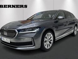 Grå Ny 2025 Skoda Superb Selection Kombi | 513 300 kr (Dyr)