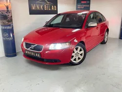 Röd Begagnad 2008 Volvo S40 Momentum Sedan | 34 500 kr (Marknadspris)