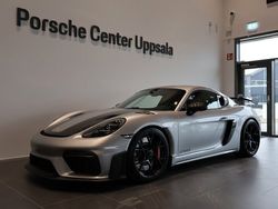 Silver Ny 2025 Porsche 718 Cayman GT4 Sportkupé | 2 051 900 kr (Marknadspris)