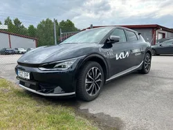 Mörkblå Begagnad 2023 Kia EV6 4 SUV | 519 000 kr (Marknadspris)