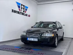Mörkgrön Begagnad 2006 Volvo V70 Kinetic Kombi | 29 500 kr (Marknadspris)