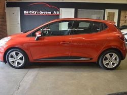 Röd Begagnad 2014 Renault Clio IV Halvkombi | 79 900 kr (Marknadspris)