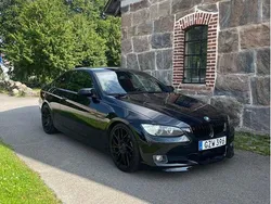 Svart Begagnad 2008 BMW 325 Comfort Edition Sportkupé | 92 500 kr (Marknadspris)
