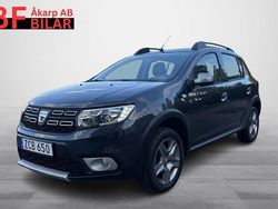 Mörkgrå Begagnad 2017 Dacia Sandero Stepway Halvkombi | 104 500 kr (Lite dyr)