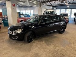 Svart Begagnad 2012 Volvo V60 Momentum Kombi | 89 000 kr (Marknadspris)