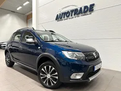 Blå Begagnad 2017 Dacia Sandero Stepway Halvkombi | 69 900 kr (Marknadspris)