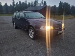 Blå Begagnad 2000 Volvo V70 Kombi | 12 000 kr (Superpris)