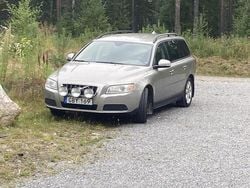 Brun Begagnad 2008 Volvo V70 Kinetic Kombi | 37 000 kr (Marknadspris)