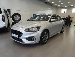 Grå Begagnad 2018 Ford Focus ST-Line Halvkombi | 149 900 kr (Marknadspris)