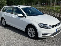 Vit Begagnad 2018 VW Golf VII Kombi | 152 800 kr (Marknadspris)