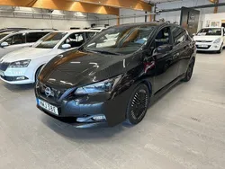 Svart (svart metallic) Begagnad 2022 Nissan Leaf N-Connecta Halvkombi | 169 900 kr (Superpris)