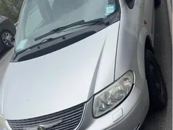 Grå Begagnad 2003 Chrysler Grand Voyager Minibuss | 8 000 kr (Superpris)