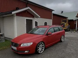 Röd Begagnad 2015 Volvo V70 Momentum Kombi | 85 000 kr (Marknadspris)