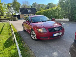 Röd Begagnad 2001 Audi TT Sportkupé | 32 000 kr (Bra pris)