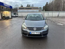 Grå Begagnad 2005 VW Golf Plus Cross Minibuss | 30 000 kr (Superpris)