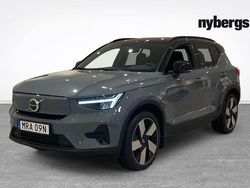Grå Begagnad 2022 Volvo XC40 Core SUV | 329 000 kr