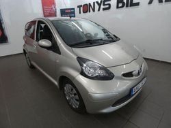 Ljusbrun (brun) Begagnad 2008 Toyota Aygo Halvkombi | 27 900 kr (Marknadspris)