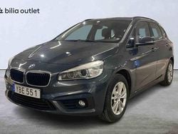 Grå Begagnad 2016 BMW 218 Active Tourer Minibuss | 154 900 kr