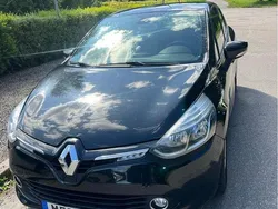 Svart Begagnad 2016 Renault Clio IV Halvkombi | 80 000 kr (Marknadspris)