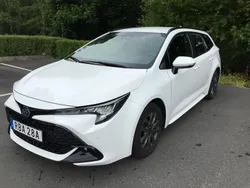 Vit Begagnad 2024 Toyota Corolla Kombi | 250 000 kr (Marknadspris)