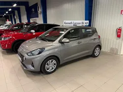 Grå Begagnad 2020 Hyundai i10 Essential Halvkombi | 122 000 kr (Marknadspris)