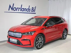 Röd (velvet red metallic) Begagnad 2025 Skoda Enyaq iV SportLine SUV | 569 900 kr (Marknadspris)