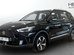 Svart (black) Begagnad 2021 MG ZS Luxury Sedan | 244 900 kr (Superpris)