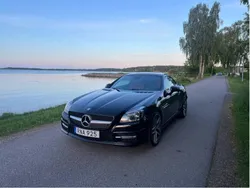 Svart Begagnad 2013 Mercedes SLK250 AMG Cab | 235 000 kr