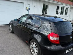 Svart Begagnad 2007 BMW 118 Halvkombi | 40 000 kr (Marknadspris)