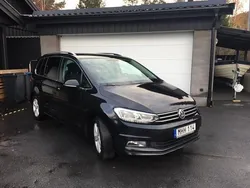 Svart Begagnad 2016 VW Touran Minibuss | 205 000 kr (Marknadspris)