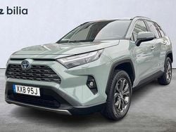 Grön Begagnad 2022 Toyota RAV4 Hybrid Executive SUV | 414 900 kr (Marknadspris)