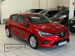 Röd Begagnad 2021 Renault Clio V Zen Halvkombi | 152 900 kr (Marknadspris)