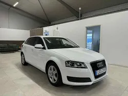 Vit Begagnad 2011 Audi A3 Sportback Attraction Halvkombi | 48 500 kr (Bra pris)