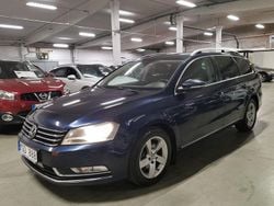 Mörkblå Begagnad 2011 VW Passat Kombi | 49 900 kr (Marknadspris)