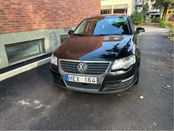 Svart Begagnad 2009 VW Passat Sportline Kombi | 49 000 kr (Marknadspris)