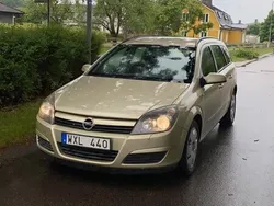Gul Begagnad 2005 Opel Astra Kombi | 18 900 kr (Marknadspris)