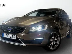 Brun Begagnad 2016 Volvo V60 CC Kombi | 189 000 kr (Superpris)
