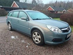 Turkosgrå Begagnad 2006 Opel Vectra Kombi | 12 000 kr (Lite dyr)