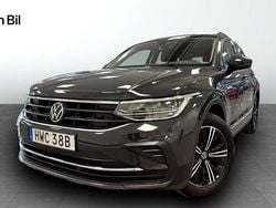 Grå Begagnad 2021 VW Tiguan SUV | 284 900 kr (Marknadspris)